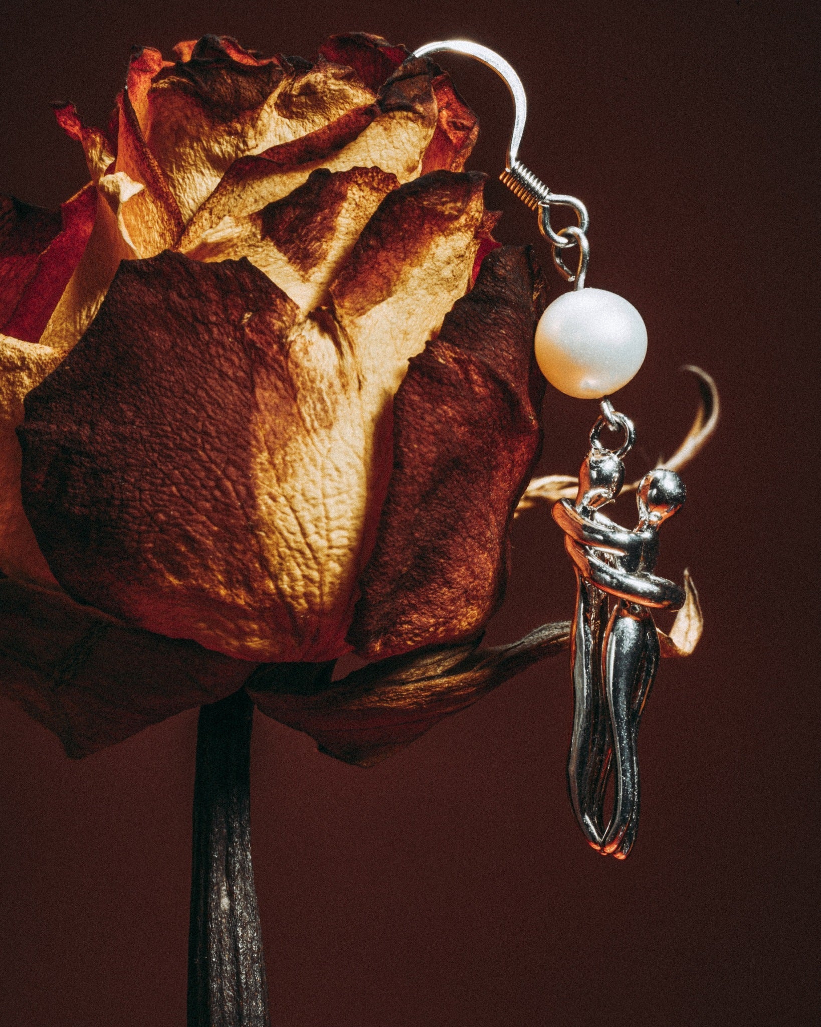 Lovers' Runway: Final Fitting - Disco Eros Finos - Handmade jewelry, pearls, crystal, gems, rings and chains