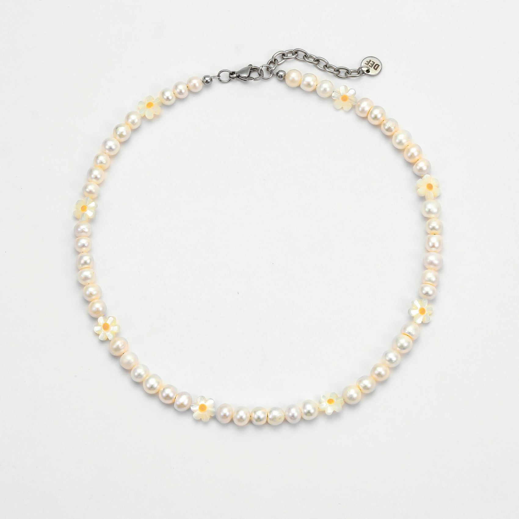 Electric Daisy Essential Pearl Chocker - yellow and white - Disco Eros Finos aka "DEF Jewelry" - Handmade freshwater pearl necklace