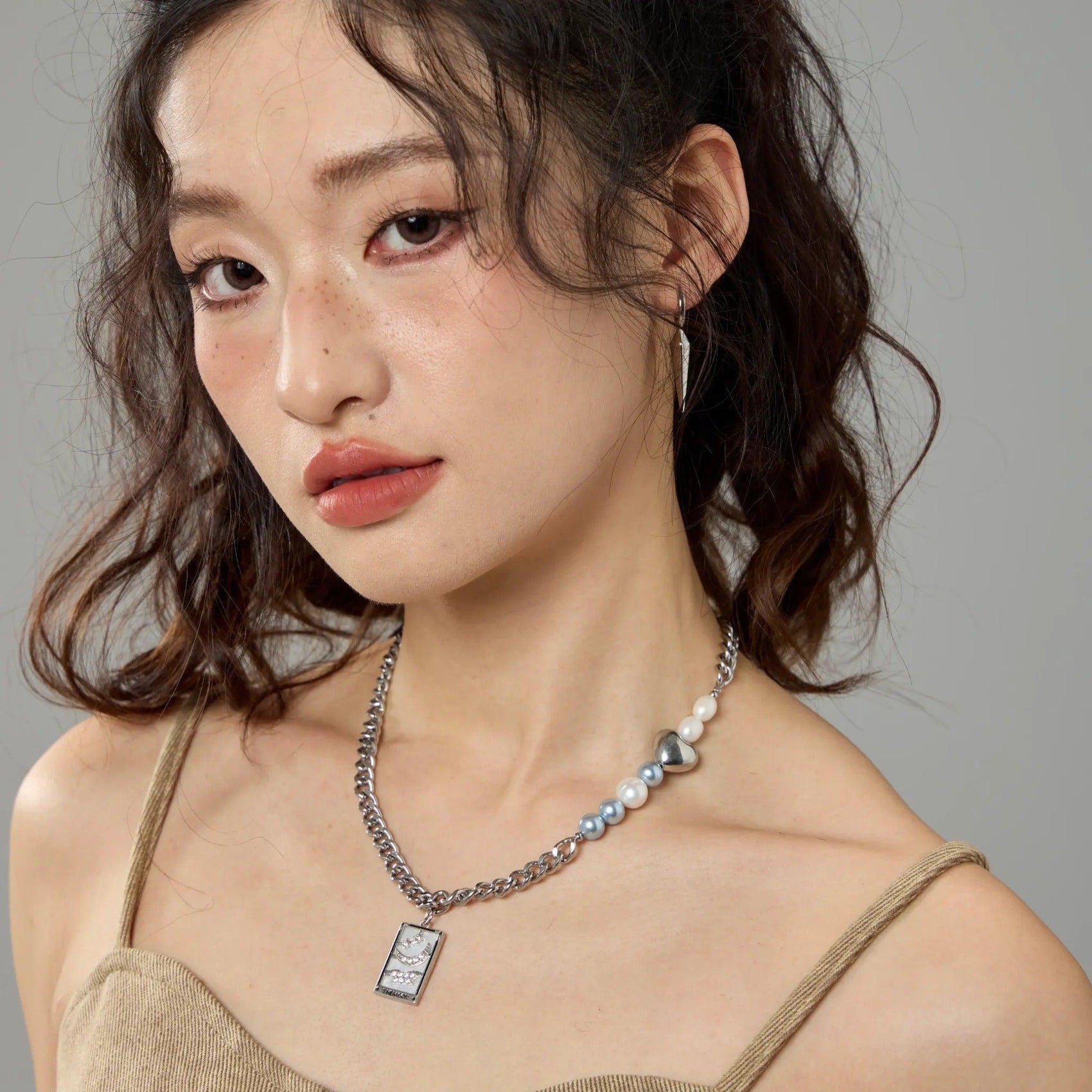 ESSENTIAL SPIKE EARRINGS - Disco Eros Finos -Handmade jewelry pearls crystal gems rings and chains (Moon)
