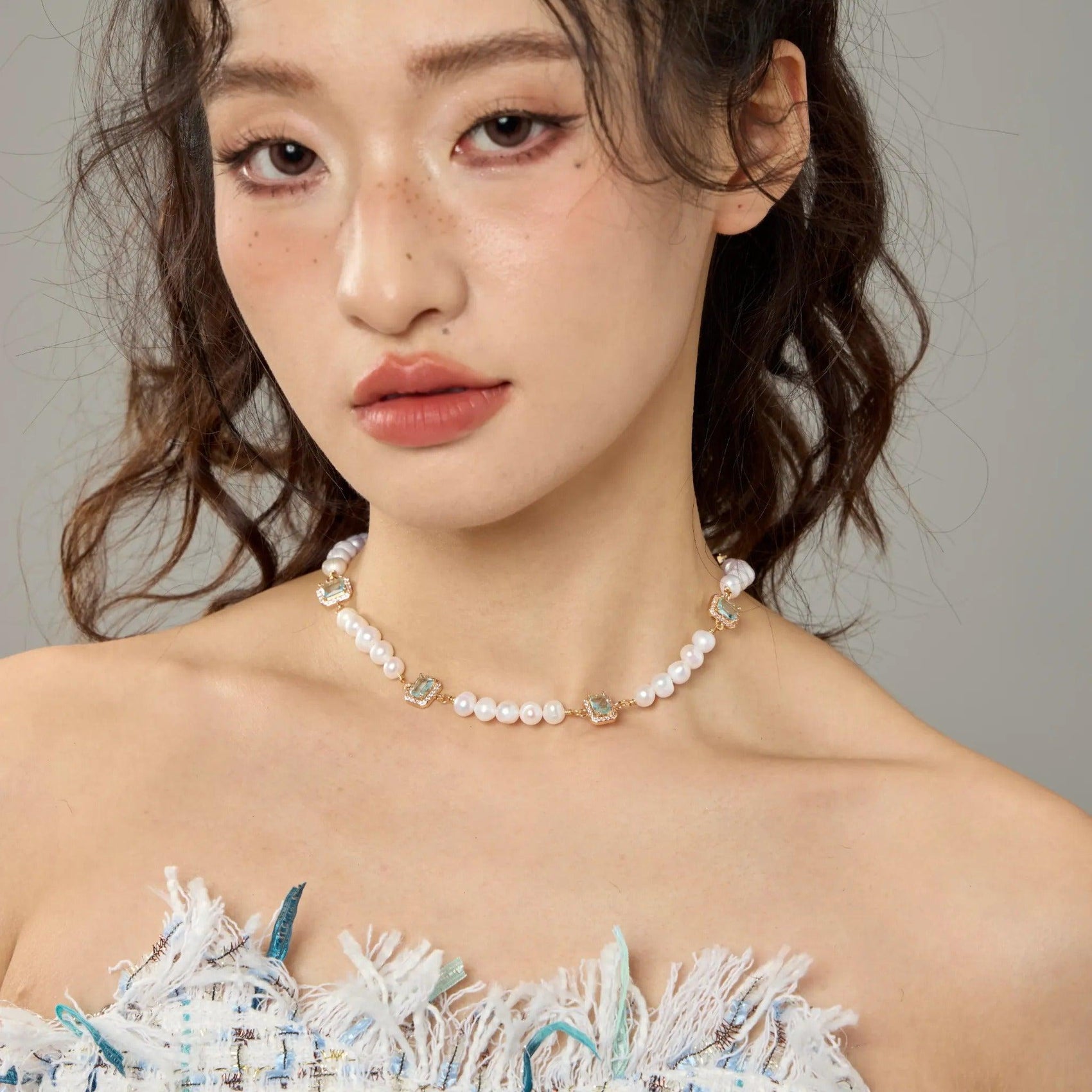 GEMS AND PEARLS SIGNATURE BRADED NECKLACE - Disco Eros Finos -Handmade jewelry pearls crystal gems rings and chains  (blue)