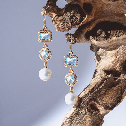 GEMS AND PEARLS SIGNATURE DANGLE EARRINGS - Disco Eros Finos -Handmade jewelry pearls crystal gems rings and chains (blue)