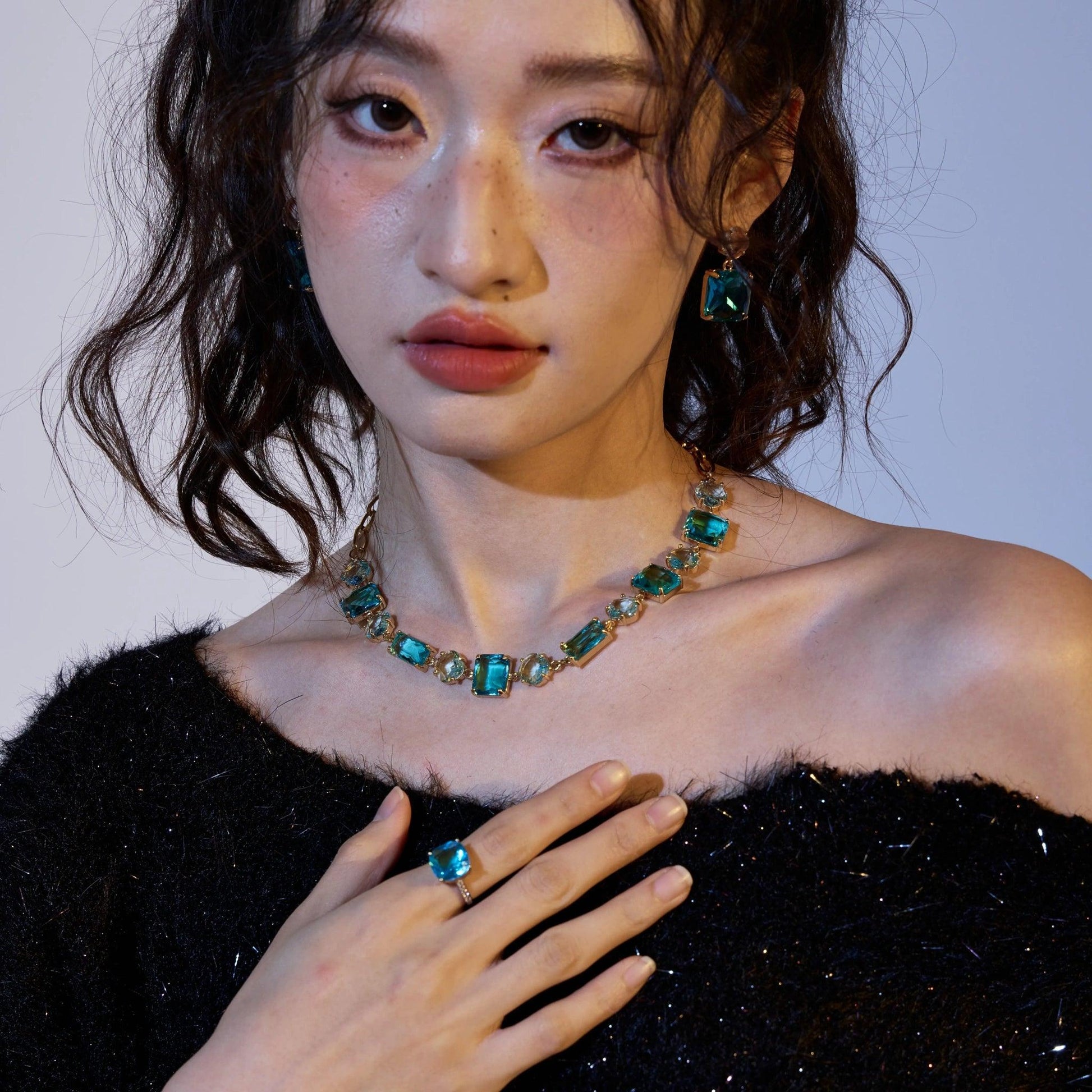 JAMMING JAMMING CRYSTAL CHOCKER NECKLACE - Disco Eros Finos -Handmade jewelry pearls crystal gems rings and chains (blue)