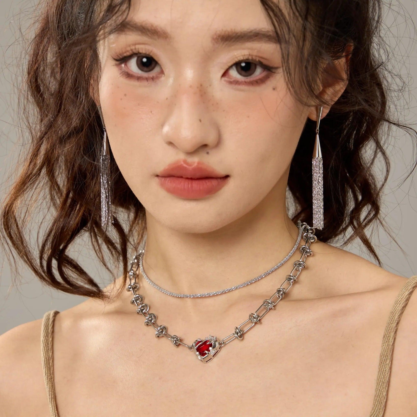 HOURGLASS DROP EARRINGS - Disco Eros Finos -Handmade jewelry pearls crystal gems rings and chains (red)
